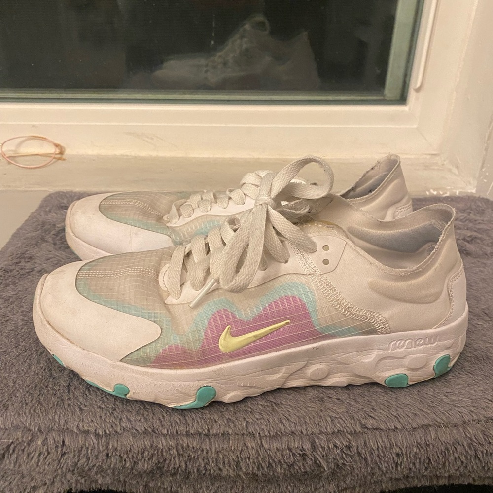 Nike Womens Renew Lucent White/purple/aurora Green Comfort size 8 fair condition